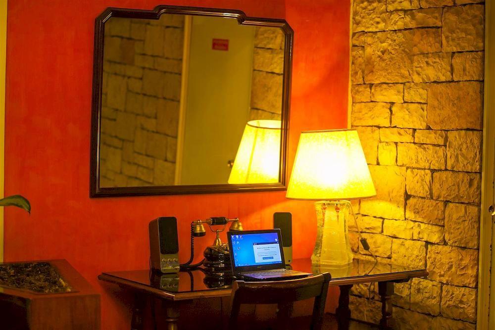 Hotel Theoxenia Anex Mesolóngion 외부 사진