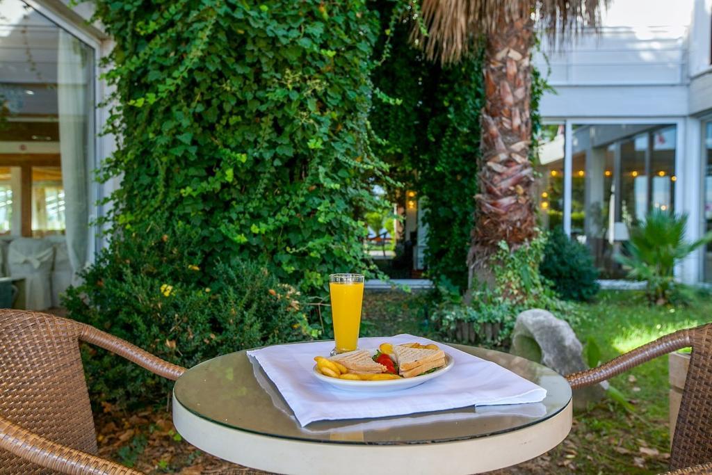 Hotel Theoxenia Anex Mesolóngion 외부 사진