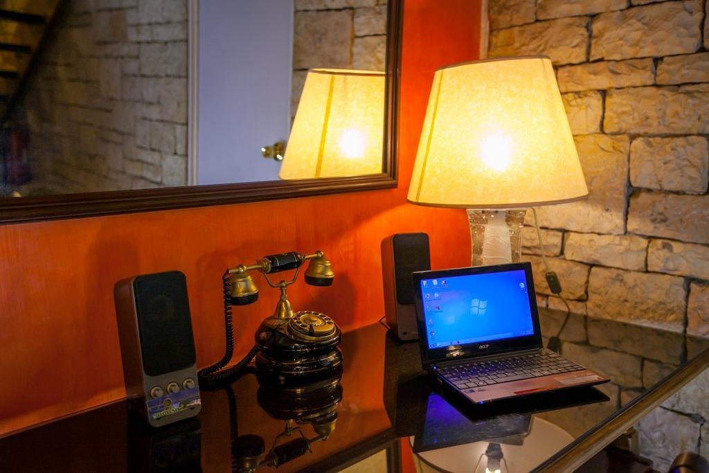 Hotel Theoxenia Anex Mesolóngion 외부 사진