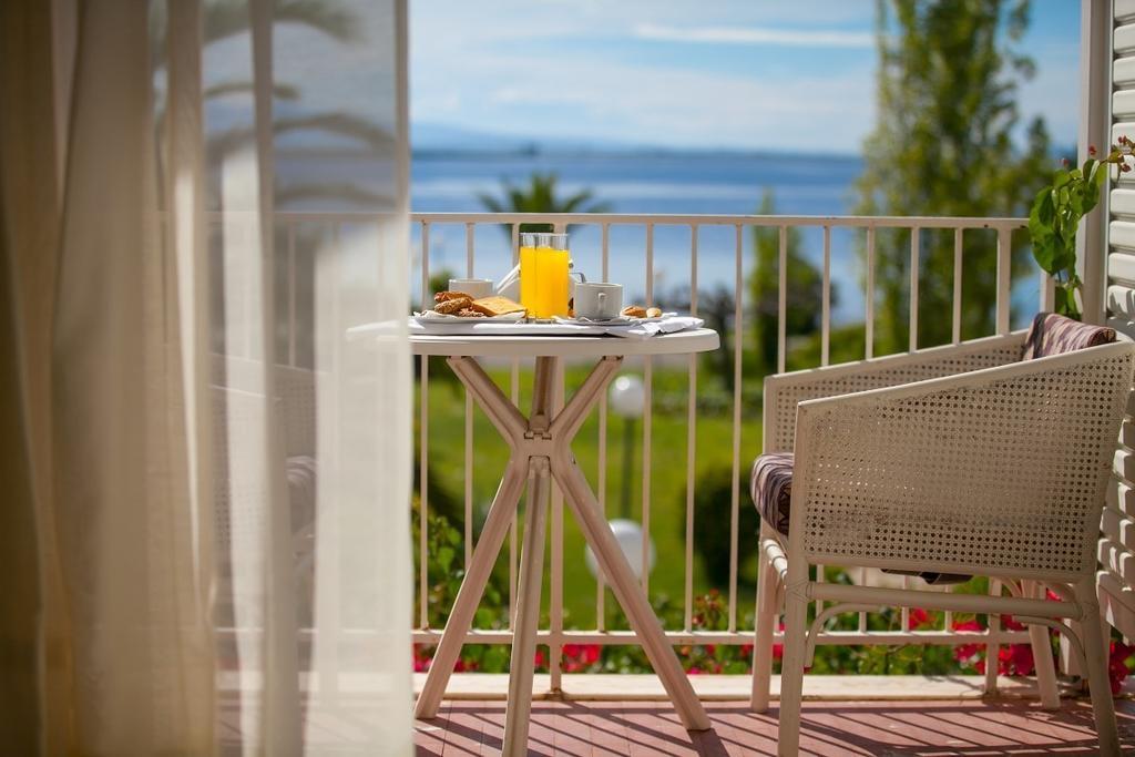 Hotel Theoxenia Anex Mesolóngion 외부 사진