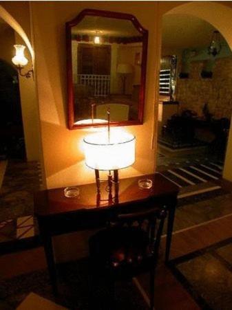 Hotel Theoxenia Anex Mesolóngion 외부 사진